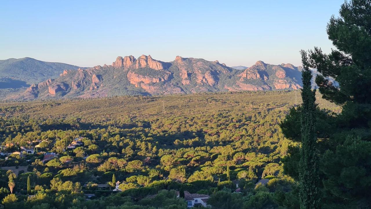 Corniche Du Paradis Roquebrune-sur Argens Bagian luar foto